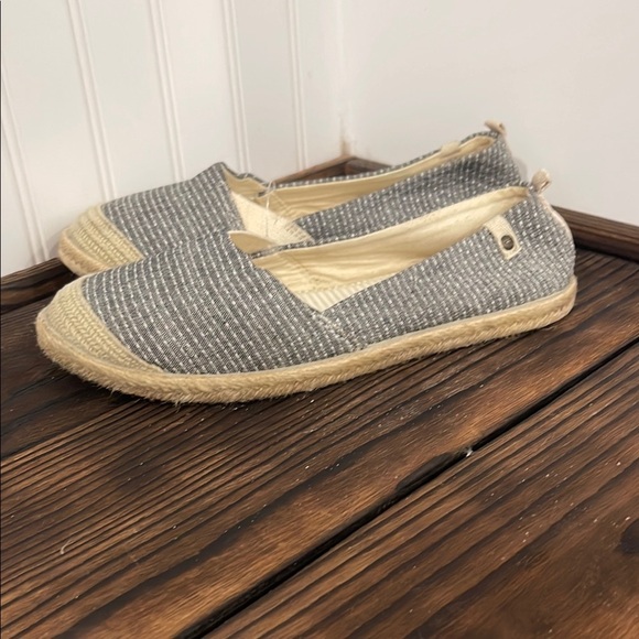 Roxy Flora Slip On Espadrille Flats - Picture 3 of 6